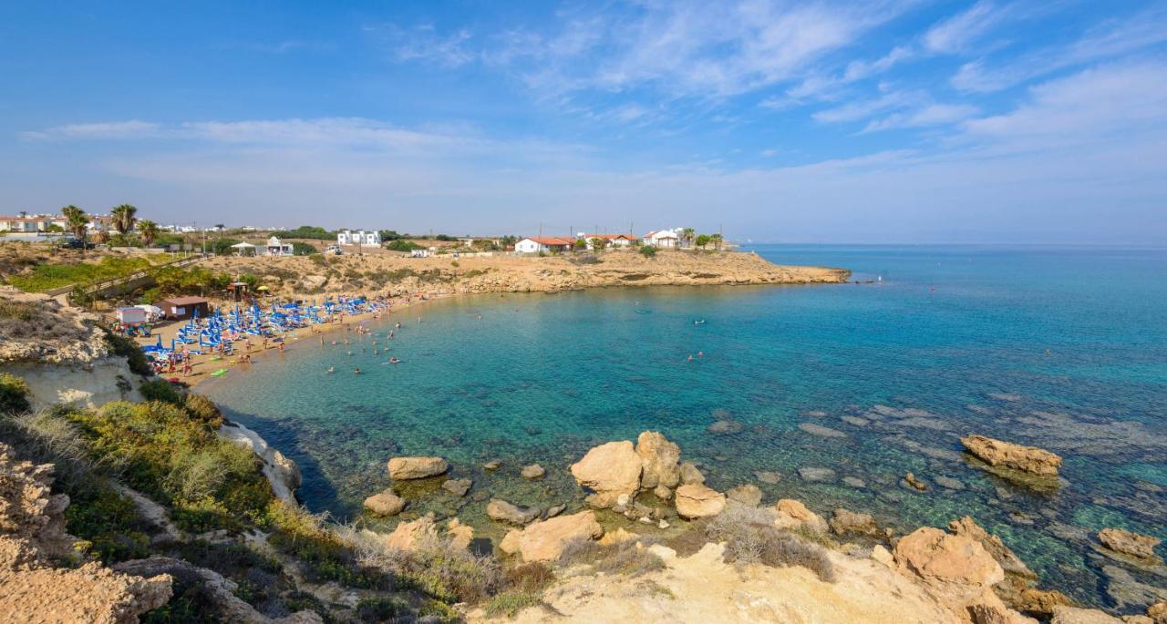 Blue Water Bay Villas باراليمني المظهر الخارجي الصورة